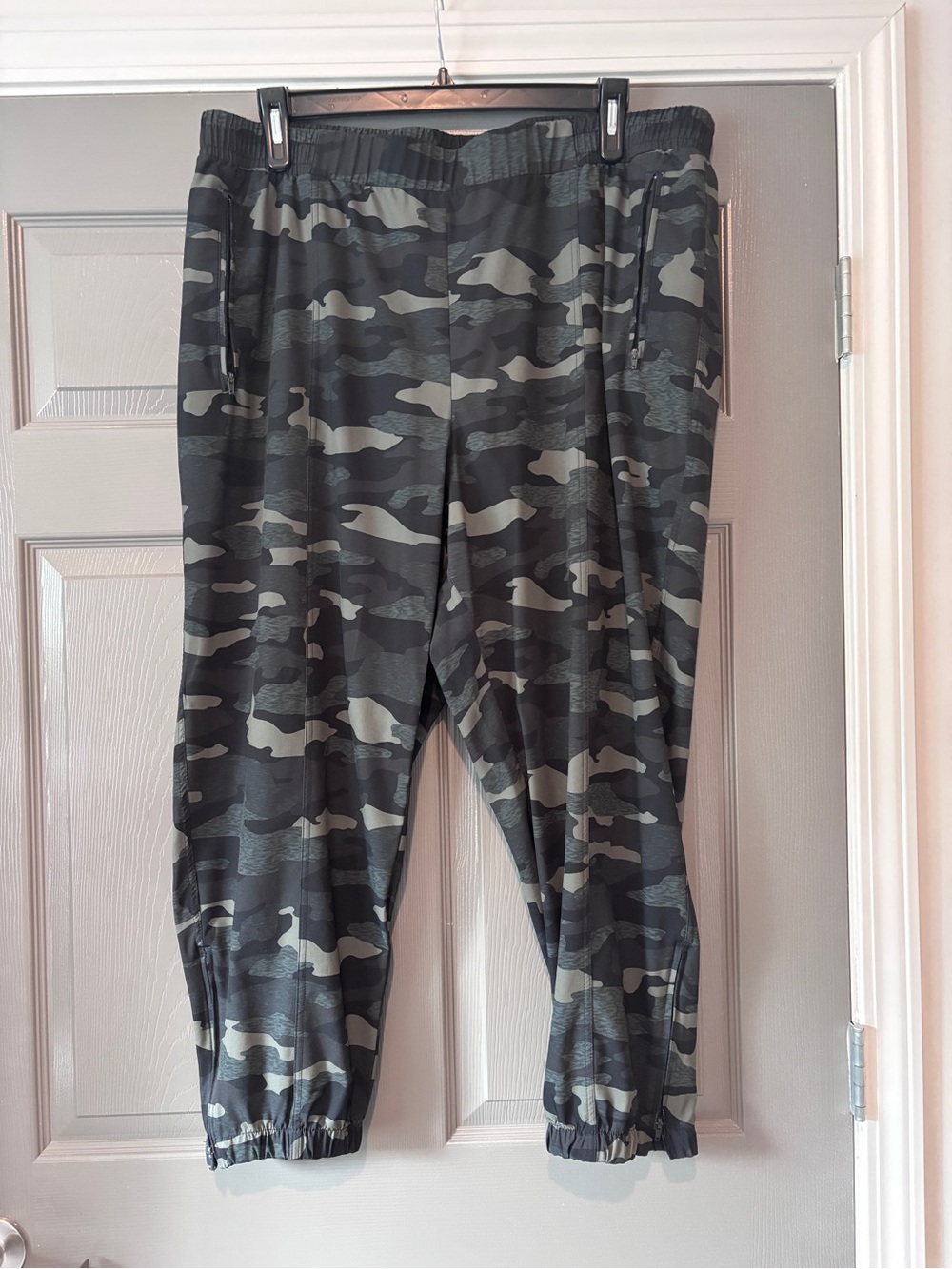 Old Navy Active Stretch Tech Joggers